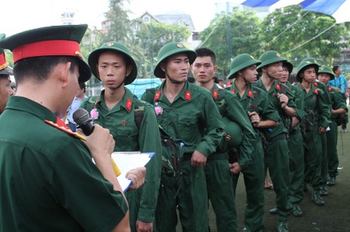 Hàng ngàn thanh niên TP.HCM háo hức lên đường nhập ngũ - ảnh 5