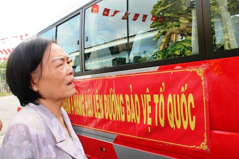 Hàng ngàn thanh niên TP.HCM háo hức lên đường nhập ngũ - ảnh 14