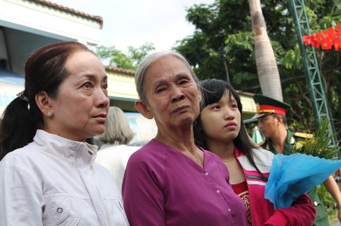 Hàng ngàn thanh niên TP.HCM háo hức lên đường nhập ngũ - ảnh 10