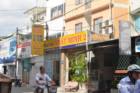 Rúng động: Xuống tay dã man với vợ, con nhỏ trong khách sạn - ảnh 1