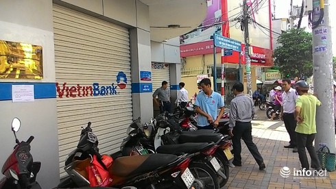 Trộm đột nhập phòng giao dịch ngân hàng,