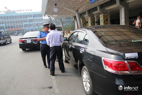 TP.HCM tiếp tục xử phạt hàng loạt ô tô hoạt động kiểu “taxi Uber” - ảnh 1