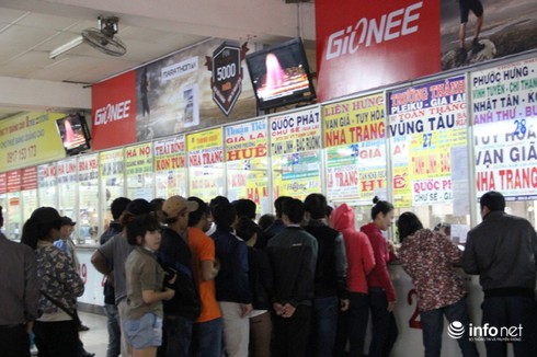Hết cảnh chen lấn không mua được vé tại Bến xe miền Đông - ảnh 2