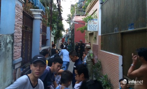 Khu phố xôn xao vì vụ khám xét nhà đàn em trùm ma túy Nhật