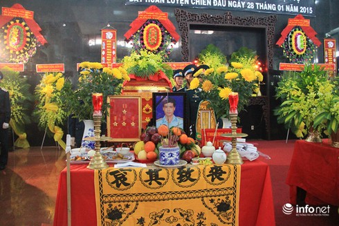 Toàn cảnh Lễ viếng và truy điệu 4 chiến sỹ hi sinh trong vụ UH-1 rơi - ảnh 2