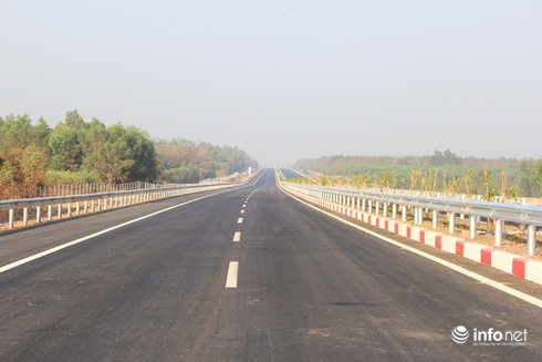 Thông xe toàn tuyến cao tốc hiện đại nhất Việt Nam - ảnh 6