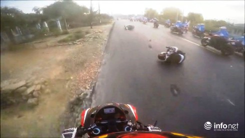 Vụ thành viên bảo vệ đoàn đua tử nạn: Nhóm mô tô phượt được cho phép vượt? - ảnh 1