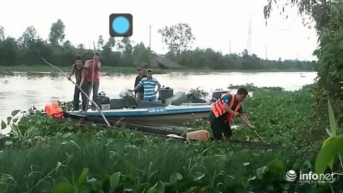Bị truy bắt, “nài” thuốc lá lậu nhảy sông tẩu thoát - ảnh 1
