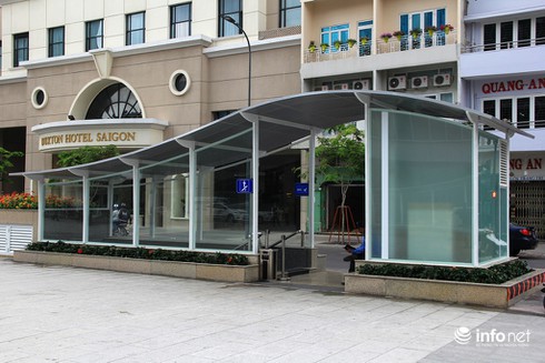 Ngỡ ngàng nhà vệ sinh công cộng sáng bóng ở phố đi bộ Nguyễn Huệ - ảnh 2