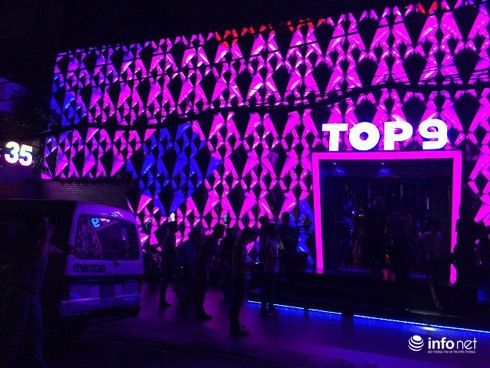 Đột kích quán bar Top 9, phát hiện ma túy và hung khí - ảnh 3