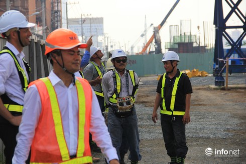 Cận cảnh đặt dầm cầu đầu tiên tuyến metro Bến Thành - Suối Tiên - ảnh 8