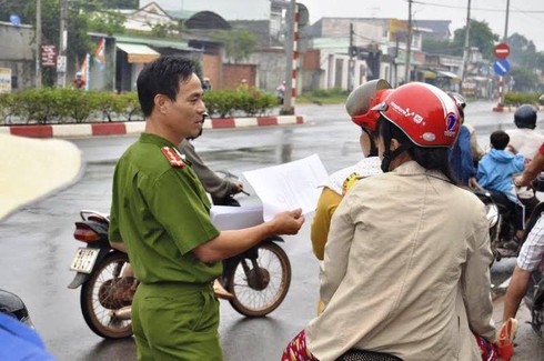Tin mới vụ thảm sát ở Bình Phước: Công an phát thông báo khẩn - ảnh 1