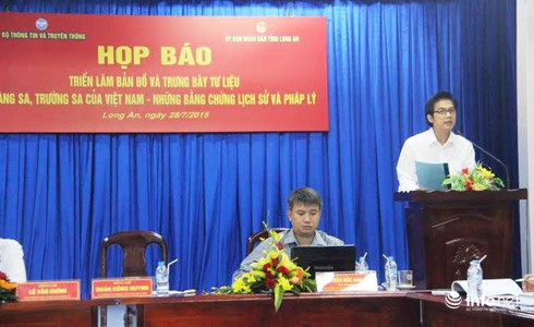 Bản đồ, tư liệu về hai quần đảo Hoàng Sa và Trường Sa đến tỉnh Long An - ảnh 1