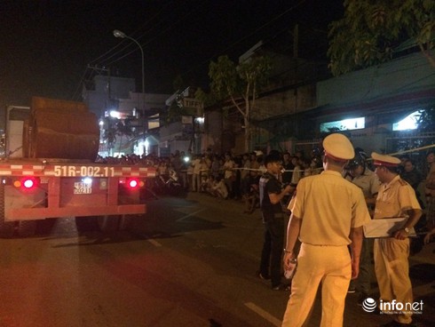 Va chạm giao thông chết người, lái xe đầu kéo tung cửa bỏ chạy - ảnh 2