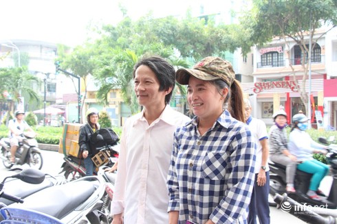 Chị Hồng “ve chai” vui mừng nhận hơn 1 triệu yên Nhật tiền mới - ảnh 1