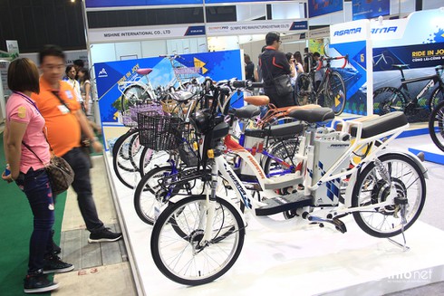 Khai mạc Triển lãm Quốc tế Xe Hai Bánh Việt Nam 2015 - ảnh 15