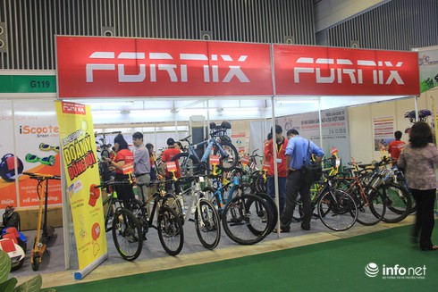 Khai mạc Triển lãm Quốc tế Xe Hai Bánh Việt Nam 2015 - ảnh 2