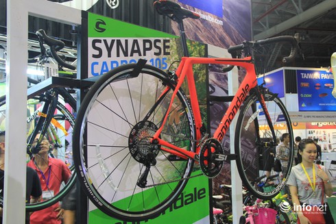 Khai mạc Triển lãm Quốc tế Xe Hai Bánh Việt Nam 2015 - ảnh 5