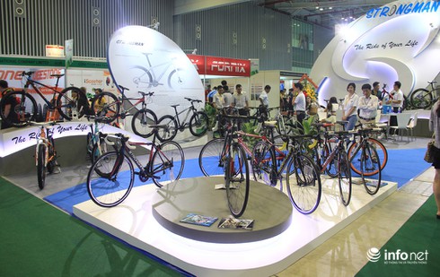Khai mạc Triển lãm Quốc tế Xe Hai Bánh Việt Nam 2015 - ảnh 1