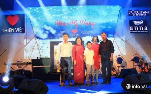 Đêm nhạc “Mùa hy vọng” gây quỹ cho trẻ em có hoàn cảnh khó khăn - ảnh 5