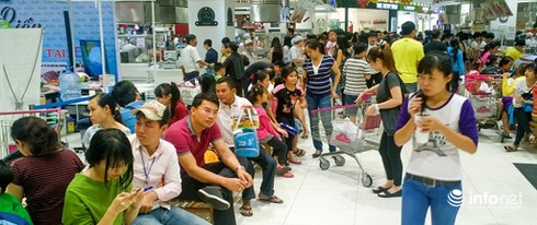 TP.HCM: TTTM, siêu thị đông nghẹt người dịp nghỉ Tết Dương lịch - ảnh 3