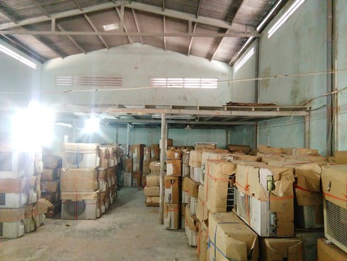 TP.HCM bắt giữ hàng ngàn thiết bị điện lạnh cũ nhập lậu - ảnh 1