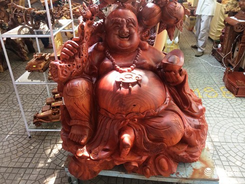 Người Sài Gòn sắm đồ gỗ giá trăm triệu chơi tết - ảnh 6