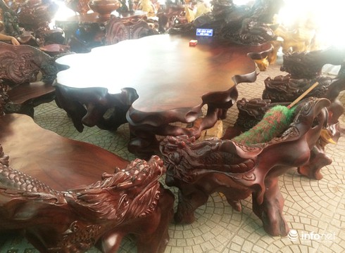 Người Sài Gòn sắm đồ gỗ giá trăm triệu chơi tết - ảnh 16