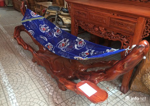 Người Sài Gòn sắm đồ gỗ giá trăm triệu chơi tết - ảnh 11