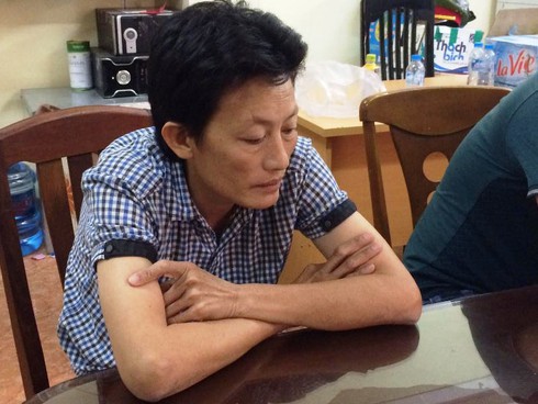 Phá nhóm trộm giày hiệu ở nhà máy tuồn ra ngoài bán - ảnh 1