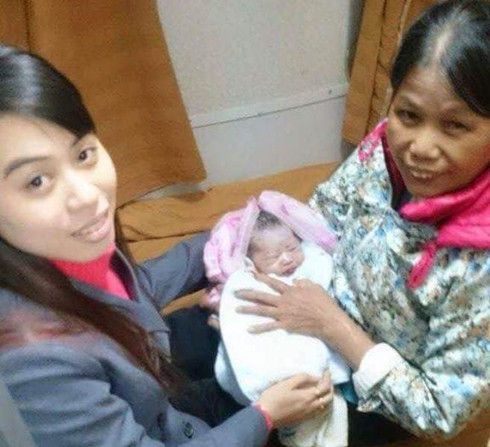 Tiếp viên tàu Thống Nhất giúp sản phụ “vượt cạn” trên tàu - ảnh 1