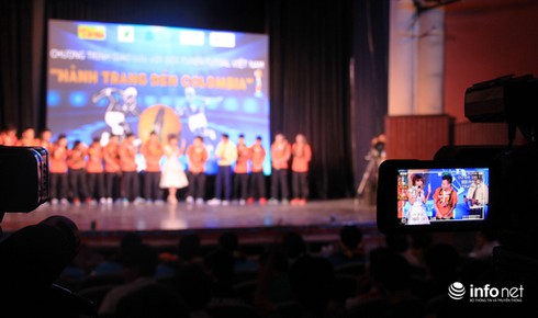 Hình ảnh các tuyển thủ futsal Việt Nam giao lưu cùng người hâm mộ TP.HCM - ảnh 13