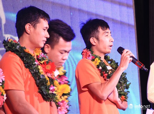 Hình ảnh các tuyển thủ futsal Việt Nam giao lưu cùng người hâm mộ TP.HCM - ảnh 9