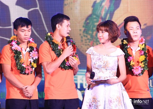 Hình ảnh các tuyển thủ futsal Việt Nam giao lưu cùng người hâm mộ TP.HCM - ảnh 10