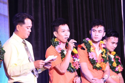 Hình ảnh các tuyển thủ futsal Việt Nam giao lưu cùng người hâm mộ TP.HCM - ảnh 11