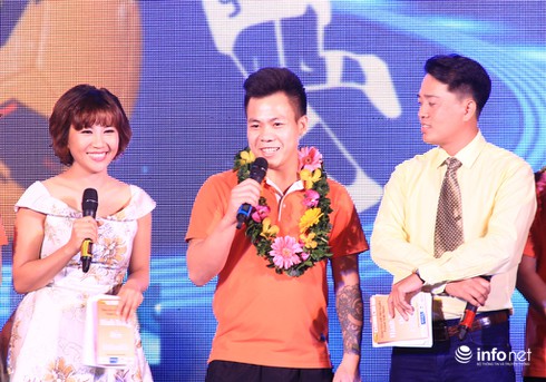 Hình ảnh các tuyển thủ futsal Việt Nam giao lưu cùng người hâm mộ TP.HCM - ảnh 8