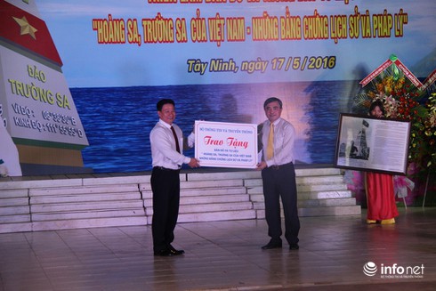 Tây Ninh: Khai mạc triển lãm bản đồ về Hoàng Sa và Trường Sa - ảnh 2