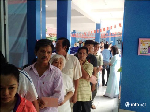 Phó Thủ tướng Chính Phủ Trương Hòa Bình thực hiện quyền cử tri tại TP.HCM - ảnh 2