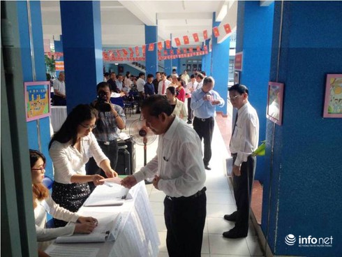 Phó Thủ tướng Chính Phủ Trương Hòa Bình thực hiện quyền cử tri tại TP.HCM - ảnh 6