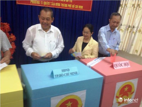 Phó Thủ tướng Chính Phủ Trương Hòa Bình thực hiện quyền cử tri tại TP.HCM - ảnh 9