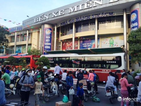 Giải pháp nào để TP.HCM “sạch bóng” xe dù, bến cóc? - ảnh 1