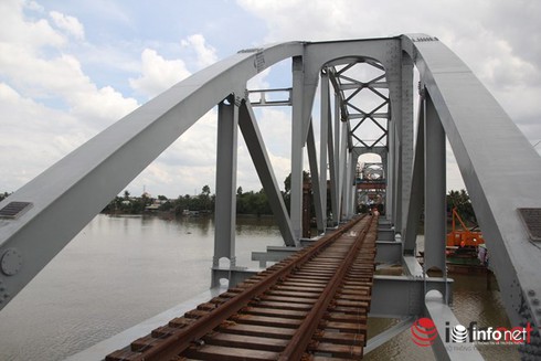 Chính thức thông tàu qua cầu Ghềnh, nối liền đường sắt Bắc – Nam - ảnh 1