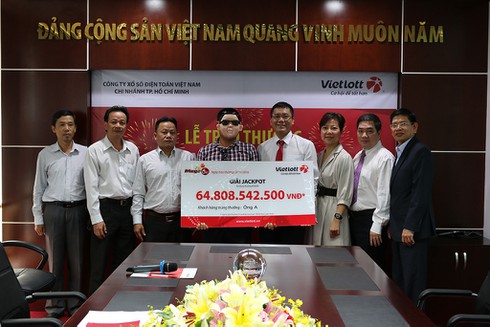 Vietlott bí mật trao thưởng cho người trúng giải độc đắc gần 65 tỷ đồng - ảnh 1