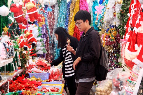 Ngắm những sản phẩm mới, đẹp trang trí Giáng sinh năm 2016 - ảnh 1