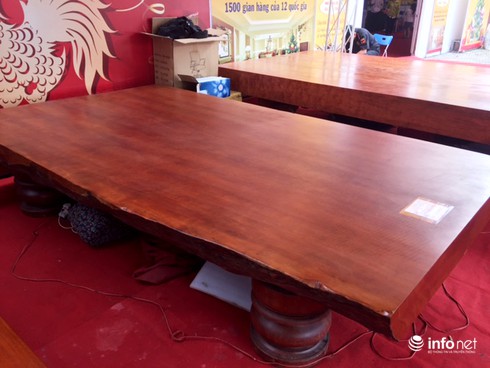 Ngắm phản gỗ bạc tỷ
