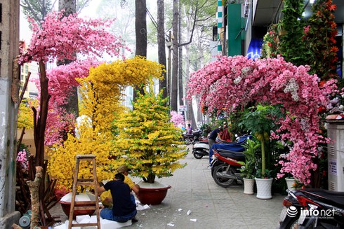 Hoa vải cao cấp giá hơn chục triệu