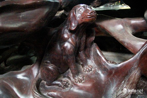 Ngắm bộ bàn ghế gốc gỗ sao chạm 12 con giáp lớn nhất nước - ảnh 15