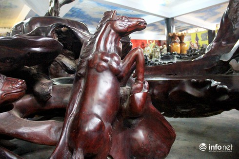 Ngắm bộ bàn ghế gốc gỗ sao chạm 12 con giáp lớn nhất nước - ảnh 11