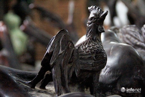 Ngắm bộ bàn ghế gốc gỗ sao chạm 12 con giáp lớn nhất nước - ảnh 14