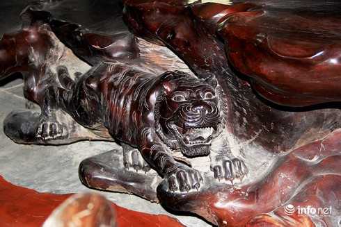 Ngắm bộ bàn ghế gốc gỗ sao chạm 12 con giáp lớn nhất nước - ảnh 7